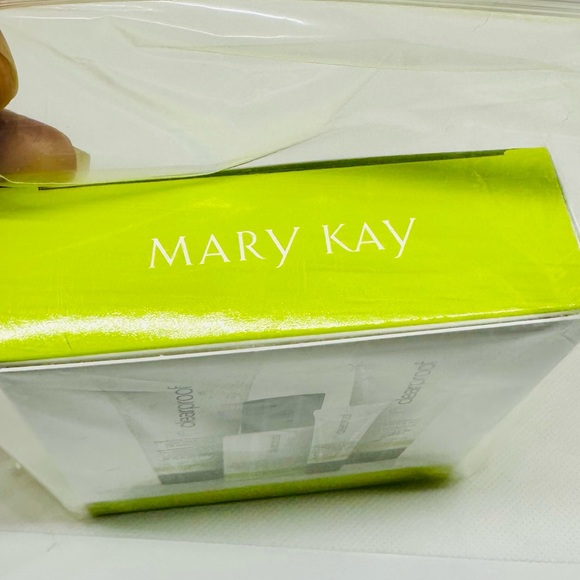 Mary Kay Clearproof System for Problematic Skin - Picture 7 of 7